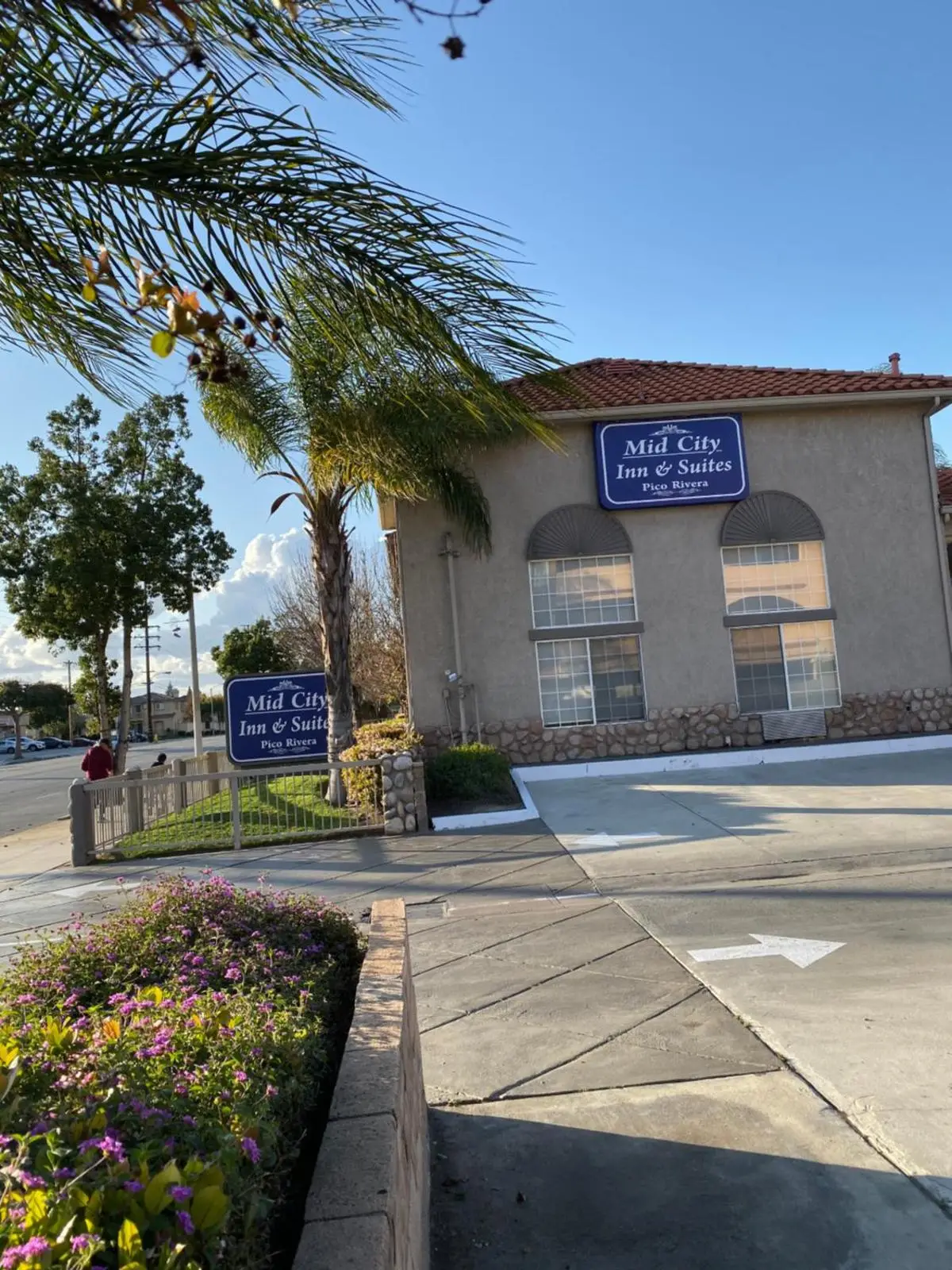 Mid City Inn & Suites Pico Rivera Main image