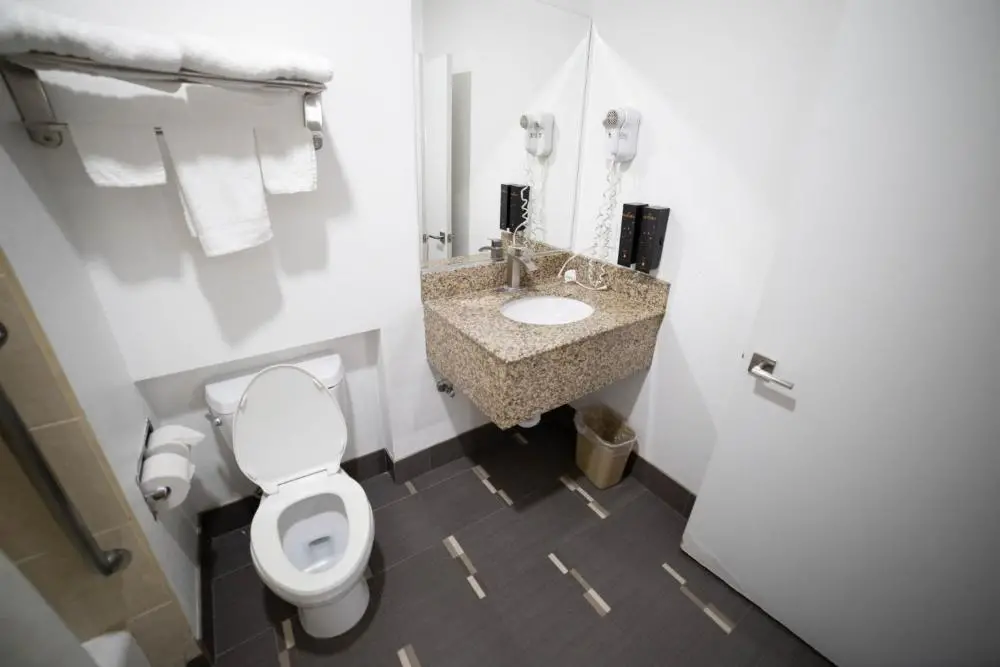 Mid City Inn & Suites Pico Rivera 7